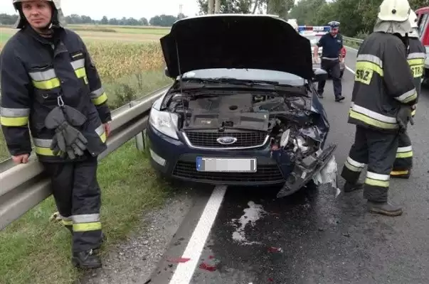 Kierowca forda został ukarany 300-złotowym mandatem.