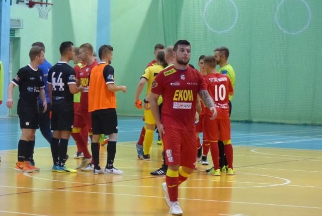 GKS Ekom Futsal Nowiny przegrał na wyjeździe z Gwiazdą Ruda Śląska 1:5.