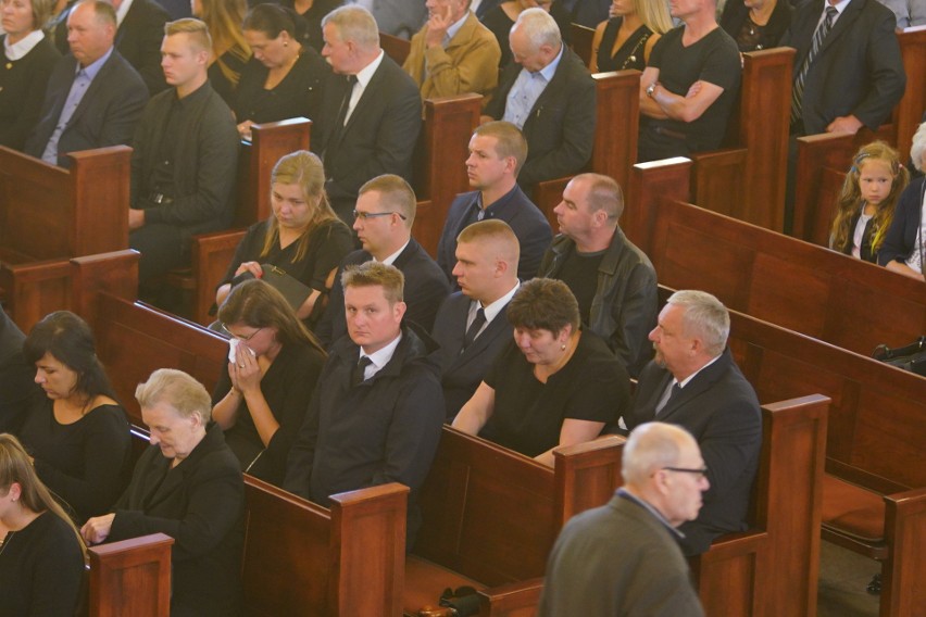 Tłumy wrześnian i ludzi związanych ze sportem motorowym w...