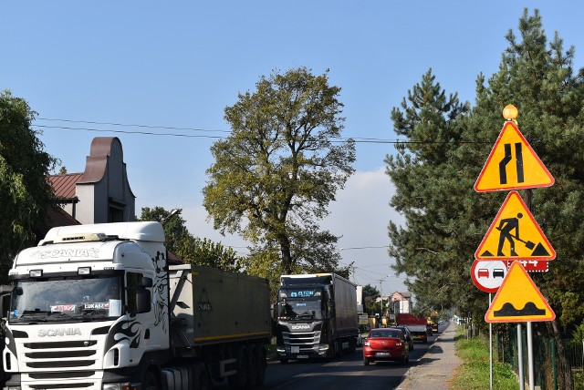 Na ul. Śląskiej w Babicach w gminie Oświęcimia trwa wymiana nawierzchni na odcinku 1,2 km