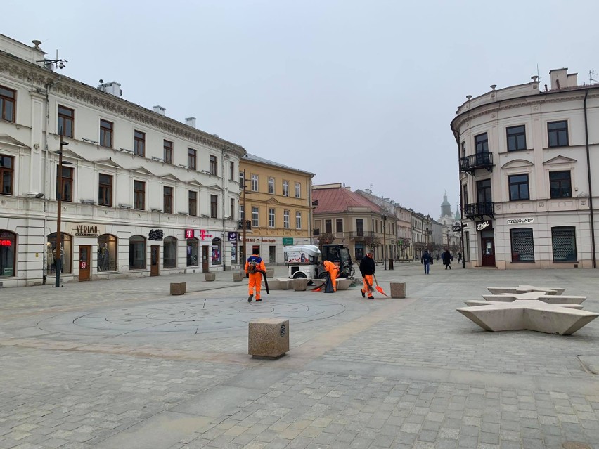 Wiosenne porządki w Lublinie. Rozpoczęło się pozimowe sprzątanie miasta