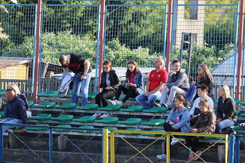 B Klasa. Narew Ostrołęka gromi Iskrę Zaręby Kościelne [ZDJĘCIA]