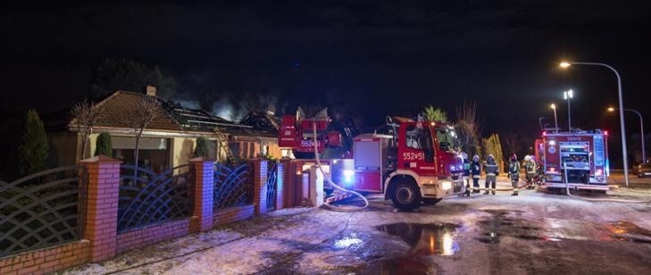 O godzinie 21:44 w niedzielę, straż pożarna w Pile otrzymała...