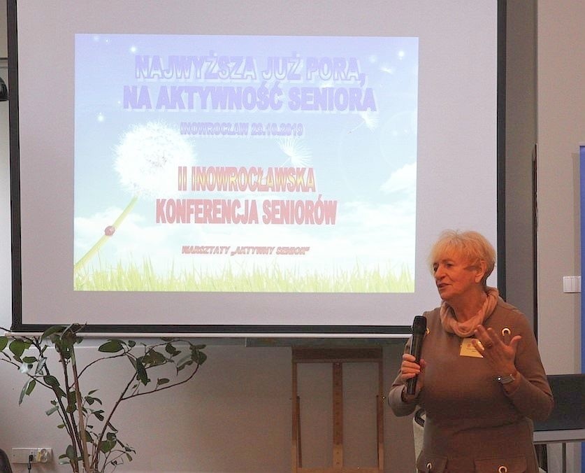 W  saloniku  biblioteki  na  II Inowrocławskiej Konferencji...