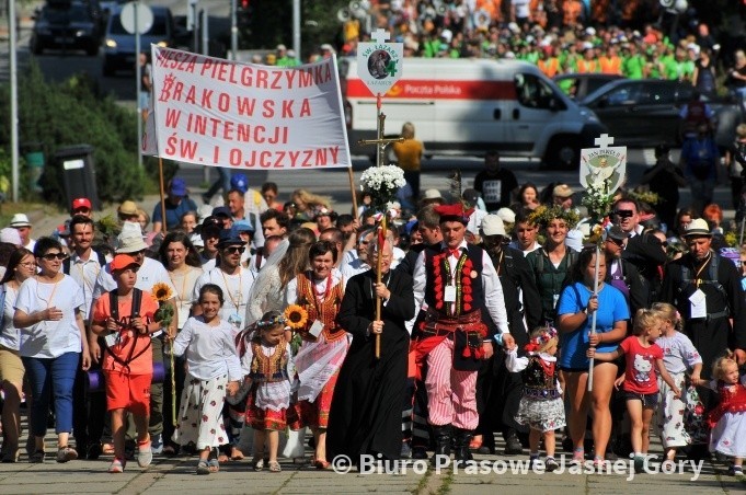 Zobacz kolejne zdjęcia. Przesuwaj zdjęcia w prawo - naciśnij...