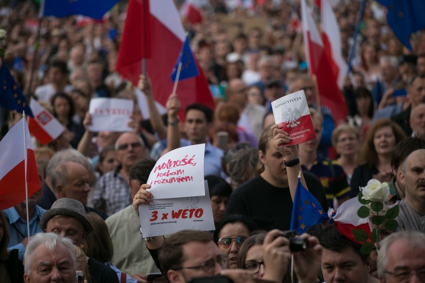 24 lipca 2017. Protest w obronie niezależności sądów na...