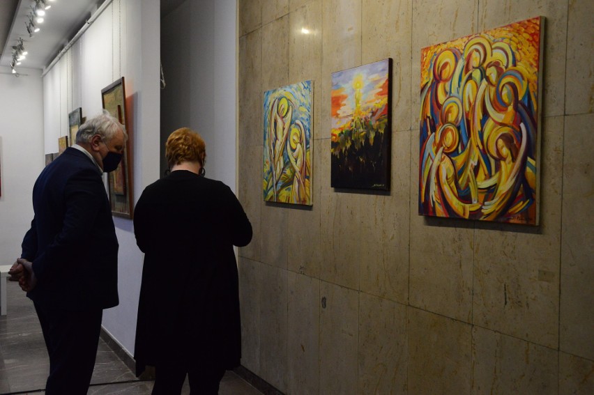 Myślenice. Kupując obrazy ukraińskich artystów można pomóc Ukraińcom 