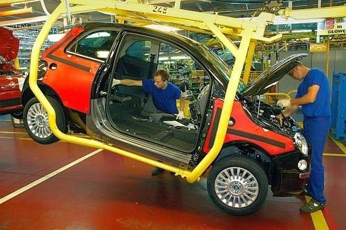 W pierwszy kwartale 2009 roku linie produkcyjne fabryk w Polsce opuściło ponad 210 tysięcy samochodów, o 21,6 procent mniej niż rok wcześniej.