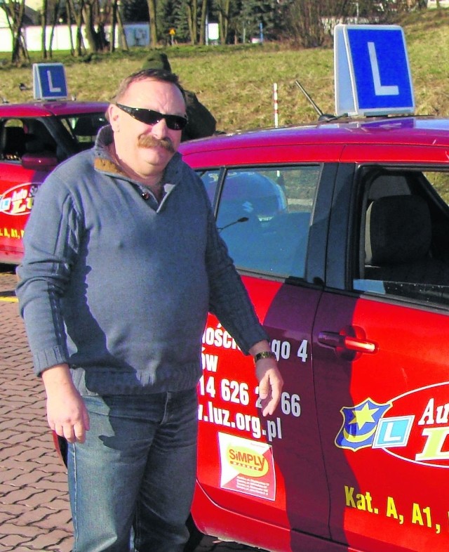 Ryszard Dziedzic od 30 lat szkoli kierowców. Wyniki osiągane przez jego kursantów na egzaminie sprawiają mu dużą satysfakcję