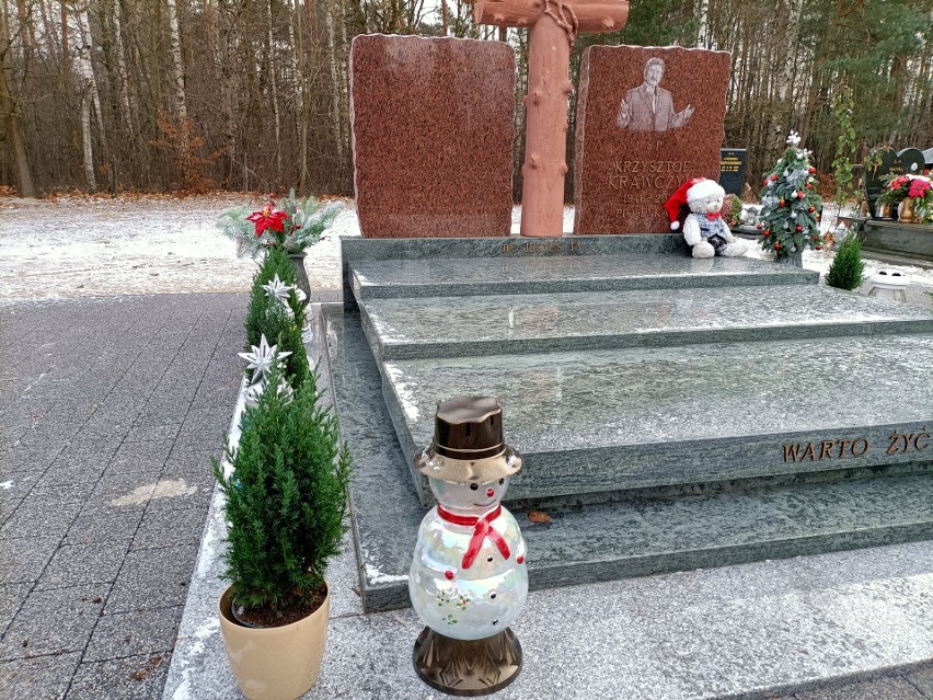 Grób Krzysztofa Krawczyka na święta Bożego Narodzenia.