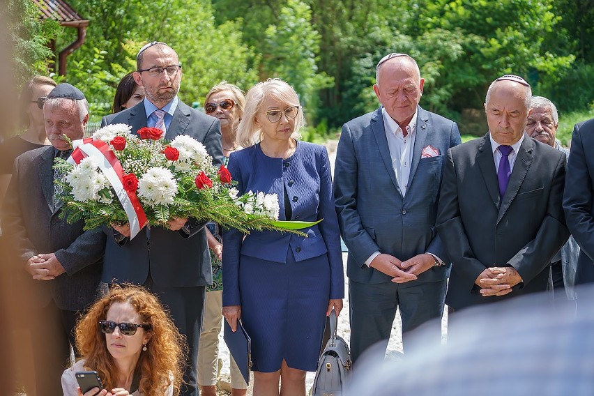 Na cmentarzu żydowskim w Krościenku nad Dunajcem odsłonięto pomnik ofiar Holokaustu