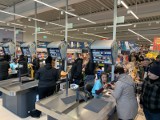 Lidl, Biedronka, Kaufland, Makro płacą premie pracownikom sklepów za obecność w pracy w okresie zagrożenia koronawirusem