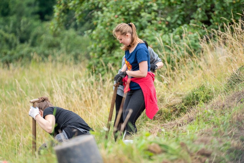 Maszkowice. Archeolodzy powrócili na Górę Zyndrama. Odkopują fragmenty tajemniczej warowni [ZDJĘCIA]