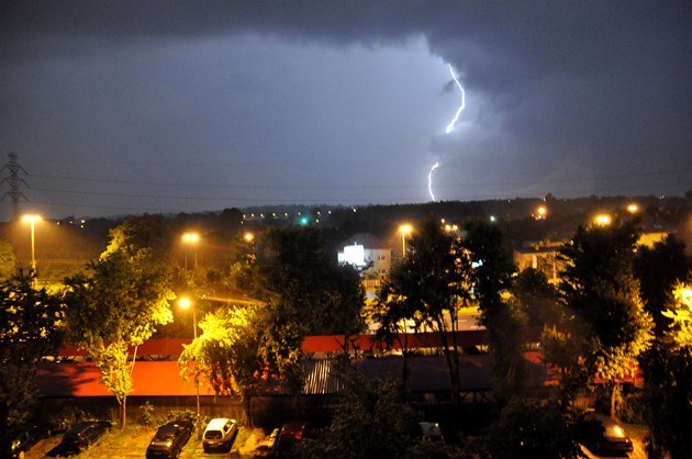 O północy nad Łódź nadciągnęła potężna burza. Widok na ul....