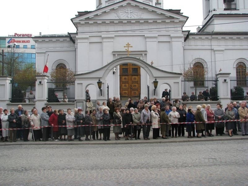 Kondukt z ciałem abp Mirona Chodakowskiego