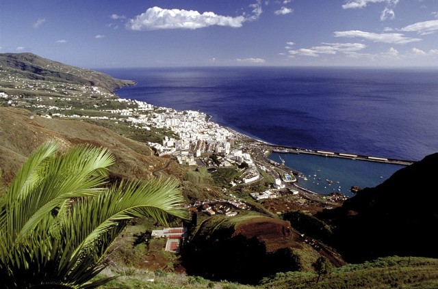 La Palma to jedna z siedmiu dużych Wysp Kanaryjskich. Zamieszkuje ją ponad 86 tysięcy mieszkańców.