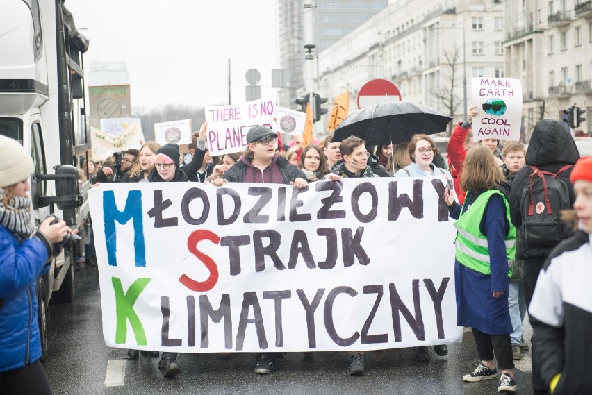 Ogólnoświatowy Młodzieżowy Strajk Klimatyczny to inicjatywa,...