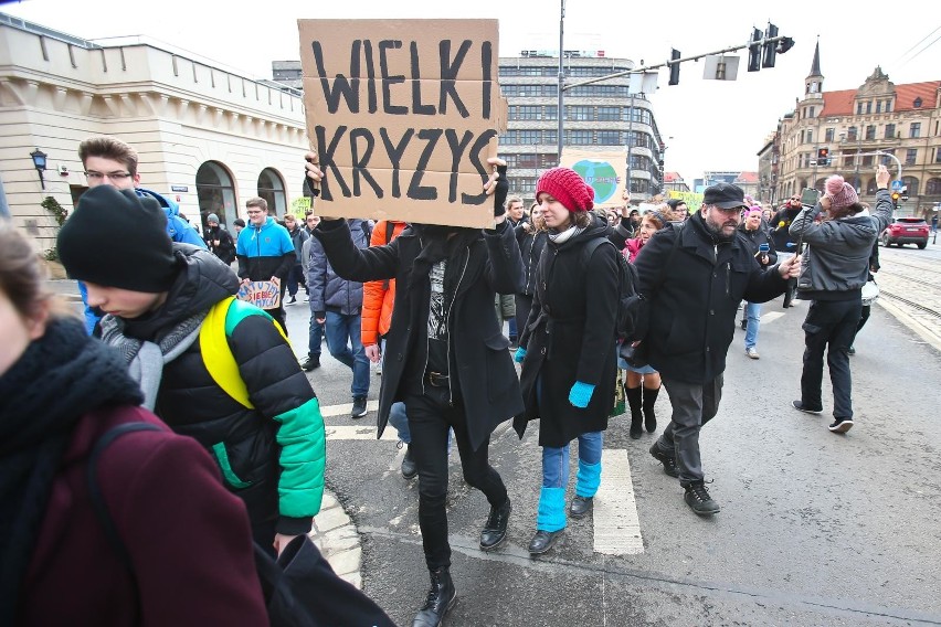 Ogólnoświatowy Młodzieżowy Strajk Klimatyczny to inicjatywa,...