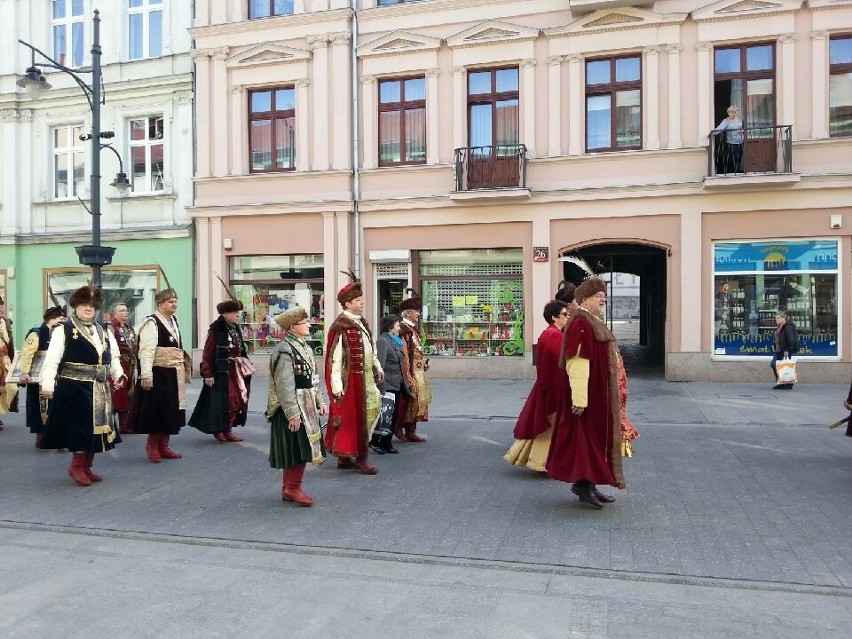 Przemarsz na Piotrkowskiej [zdjęcia]