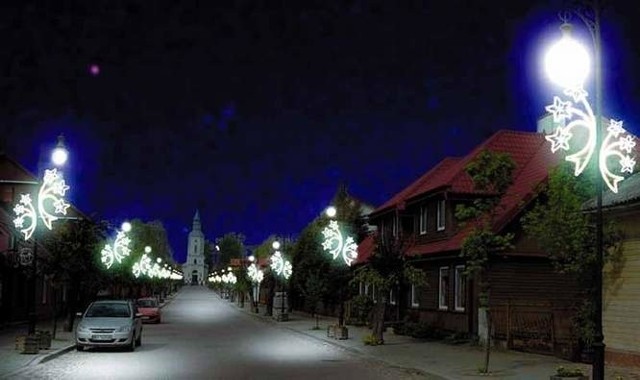 Świecące i kolorowe girlandy, lampiony, gwiazdki zawisną na słupach wzdłuż głównych ulic w Supraślu