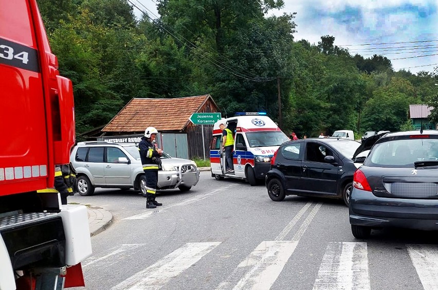 Droga w Przydonicy pechowa dla kierowców. Strażacy działali na miejscu zderzenia aut