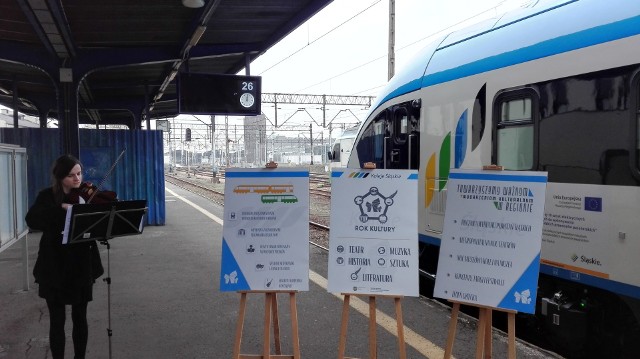 Rok 2019 ma upłynąć w pociągach Koleji Śląskich pod znakiem kultury