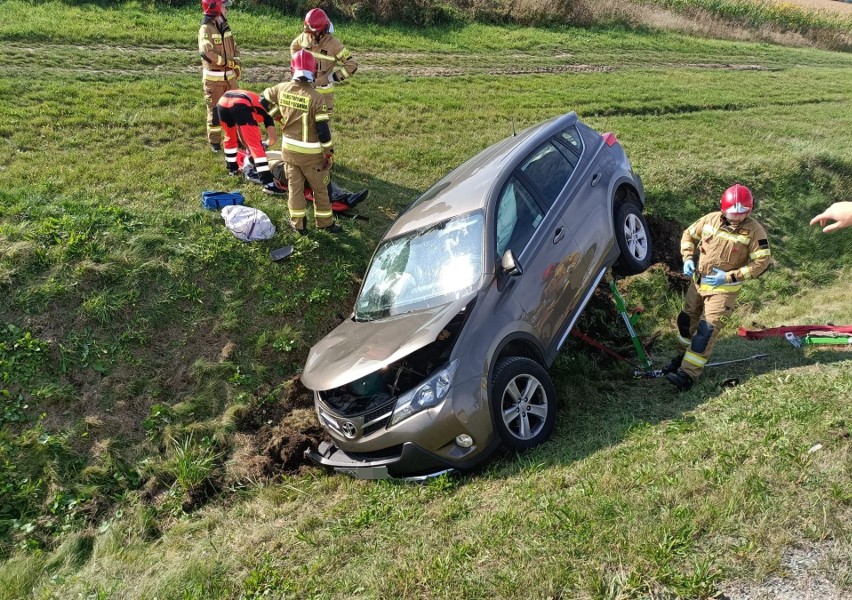 Czterech mężczyzn podróżujących samochodem trafiło do...