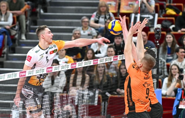 Trefl Gdańsk w sezonie zasadniczym dwukrotnie uległ Jastrzębskiemu Węglowi. W play-offach do trzech zwycięstw oba zespoły czeka jednak nowe rozdanie