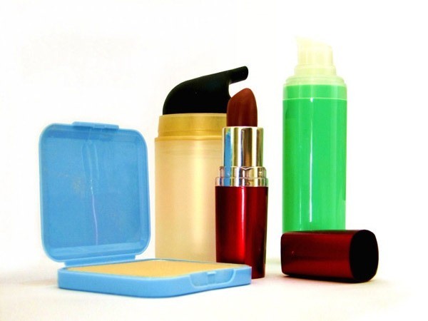 Fundacja Pro-Test będzie naciskać na producentów kosmetyków, aby wycofali podejrzane substancje ze składu swoich preparatów.