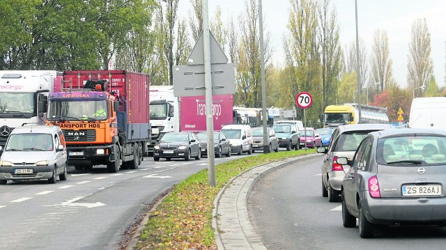 W Szczecinie nie znamy poważnych korków - tak wynika z rpaortu producenta nawigacji. A wy jak uważacie? Czy przez Szczecin jeździ się fatalnie? - podyskutujcie na forum gs24.pl