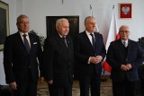 Wyróżnienie z rąk wojewody pomorskiego. Dariusz Drelich wręczył medale Sint Sua Praemia Laudi