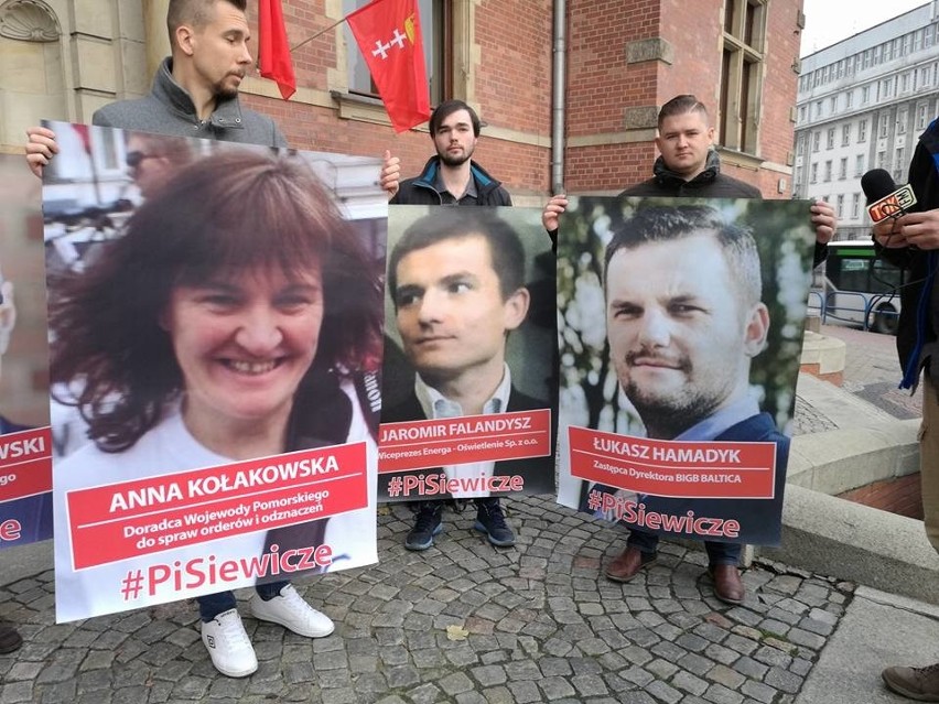Akcja #PiSiewicze Młodych Demokratów w Gdańsku [ZDJĘCIA]