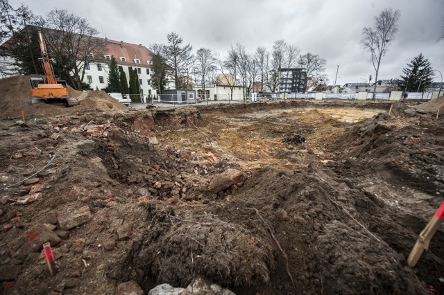 Obok kaplicy parafialnej św. Marcina (wojskowo-cywilna) przy ul. Zwycięstwa 202c w Koszalinie budowany jest nowy obiekt sakralny. Aktualnie trwają prace ziemne.