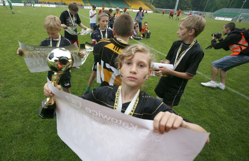 Finał turnieju Zagraj na Bukowej [ZDJĘCIA] Występ na stadionie GKS był wielkim przeżyciem dla dzieci