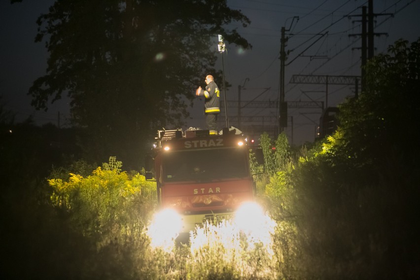 Podłęże. Śmiertelne potrącenie na torach. Ludzie utknęli w pociągu