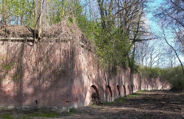 Fort XII Werner zachował się do dzisiaj w doskonałym stanie między innymi dzięki temu, że był użytkowany przez wojsko