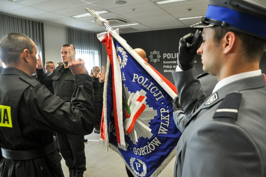 W Lubuskiem przybyło 17 nowych policjantów [ZDJĘCIA]