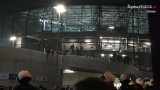 Kibolska zadyma w Zabrzu przed wejściem na stadion. Policja użyła broni gładkolufowej