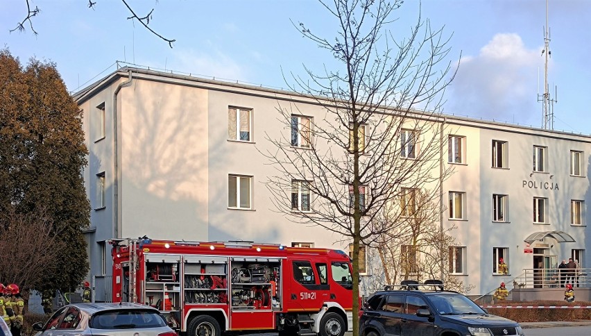 W piwnicy oświęcimskiej komendy policji pojawił się ogień