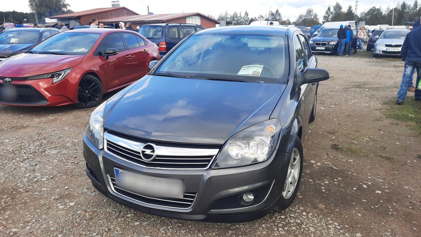 Opel Astra z 2009 roku, na silniki 1.4 o mocy 90 KM. Nie...