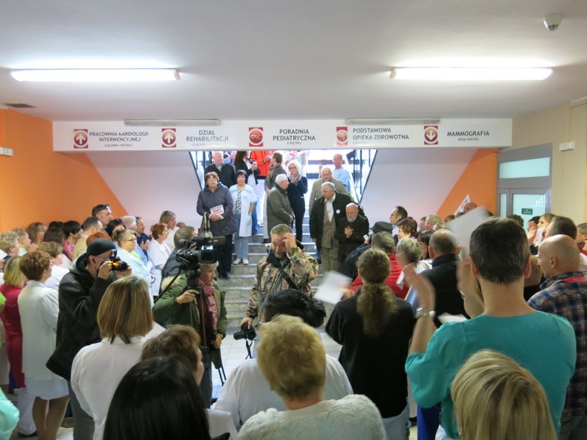 Strajk w szpitalu w Jeleniej Górze. Pracownicy chcą podwyżek