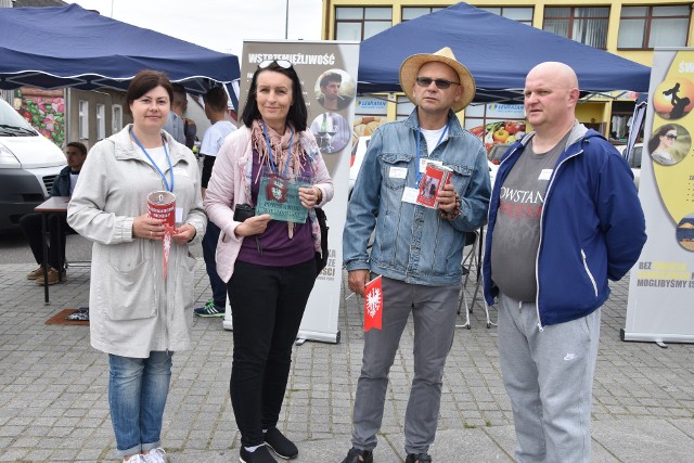 W społecznym komitecie odbudowy pomnika-mogiły  na cmentarzu w Szubinie  m.in. ludzie kultury, samorządowcy, nauczyciele. Podczas gminnych imprez zbierane są pieniądze na ten cel