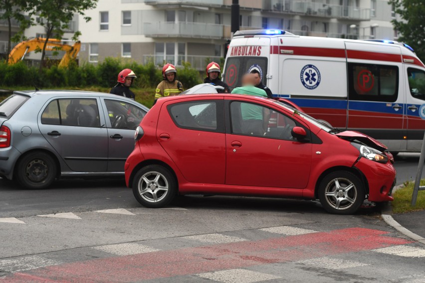 Zderzenie na skrzyżowaniu Diamentowej i Medalionów w Lublinie. Jedna osoba trafiła do szpitala