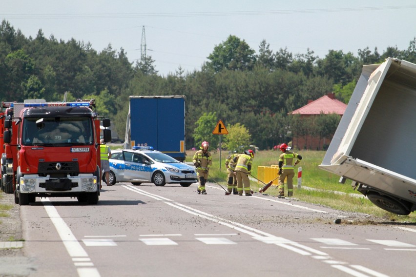  Wypadek w Jadachach. Droga krajowa numer 9 była zablokowana [ZDJĘCIA]