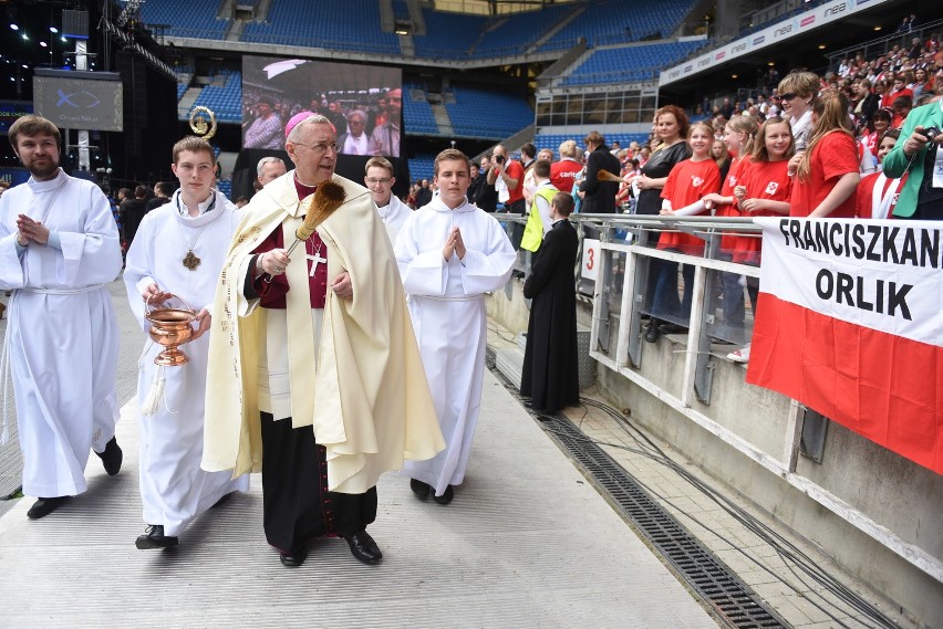 Rocznica chrztu Polski: Uroczystości na na stadionie...