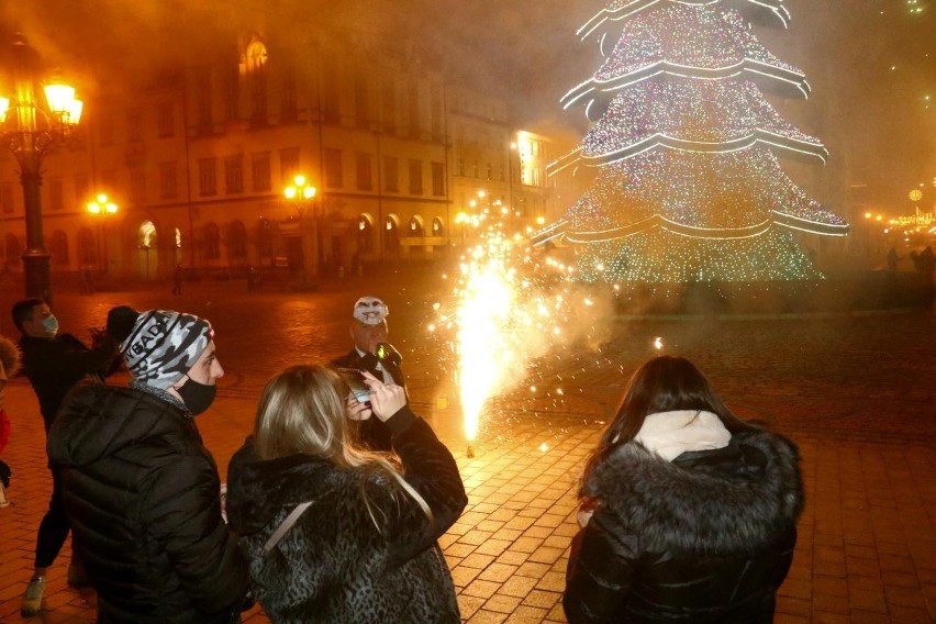 Za odpalanie fajerwerków poza sylwestrem grozi mandat 500 zł