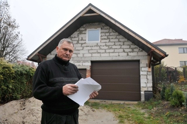 - I jak to jest, że udało się zalegalizować pomnik Chrystusa Króla, mimo że w tym przypadku w ogóle nie wydano pozwolenia na budowę? - irytuje się Edward Wisz