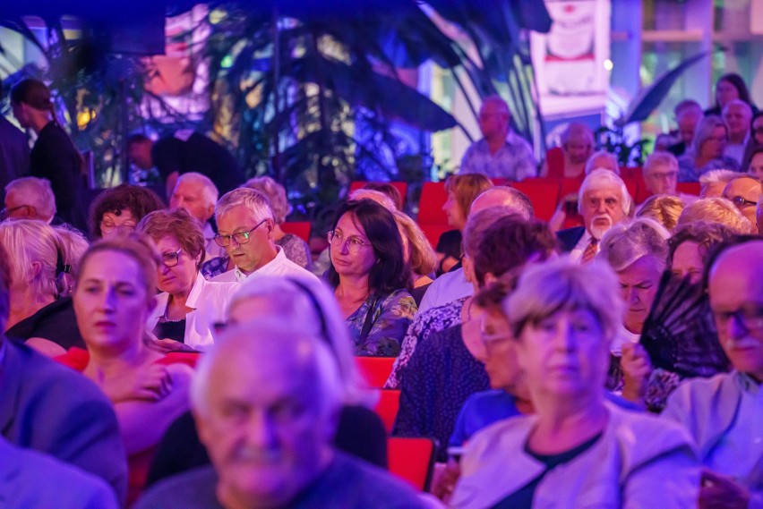 Krynica - Zdrój. Rozpoczął się 55. Festiwal im. Jana Kiepury. Sądeckie uzdrowisko znowu rozbrzmiewa muzyką. Zdjęcia