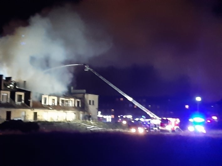 Pożar w Gdańsku. Płonął budynek na terenie Gedanii. Mieszkaniec: To jedno z największych podpaleń [zdjęcia, wideo]