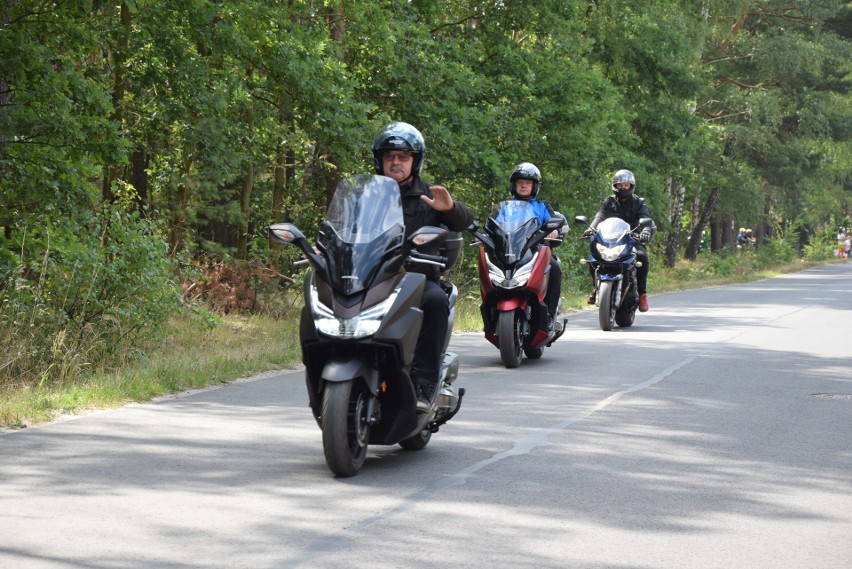 Kilkuset motocyklistów z różnych stron Polski wzięło udział...